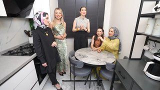 Rakipleri çiğ yumurta içirdi!