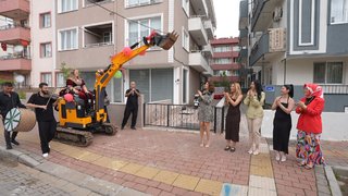 Buse gelinin görkemli karşılaması...