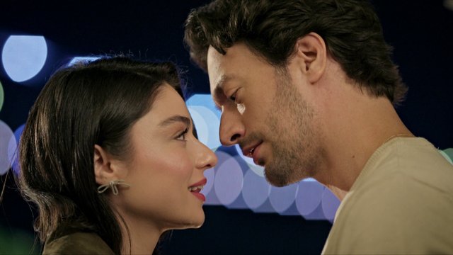 Defne ve Tolga yakınlaşıyor! 
