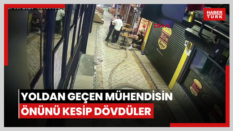 Yoldan geçen mühendisin önünü kesip dövdüler; olay kamerada