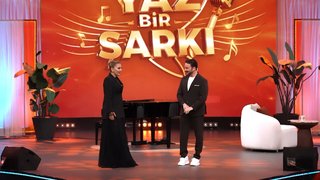 Demet Akalın'ın 15 senelik Nur Yerlitaş kostümü!