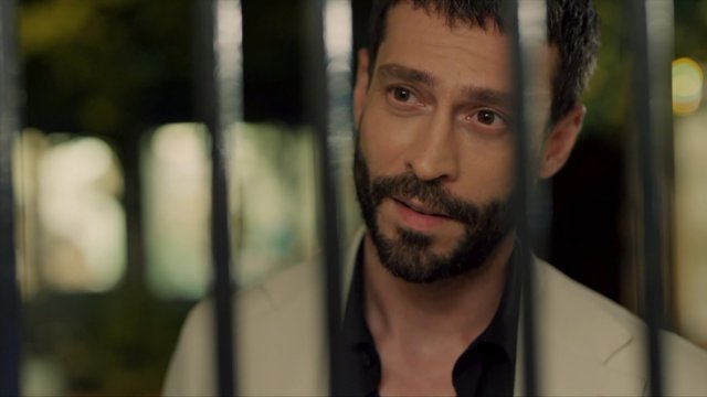 Kadir, Defne'nin kapısına dayanıyor!