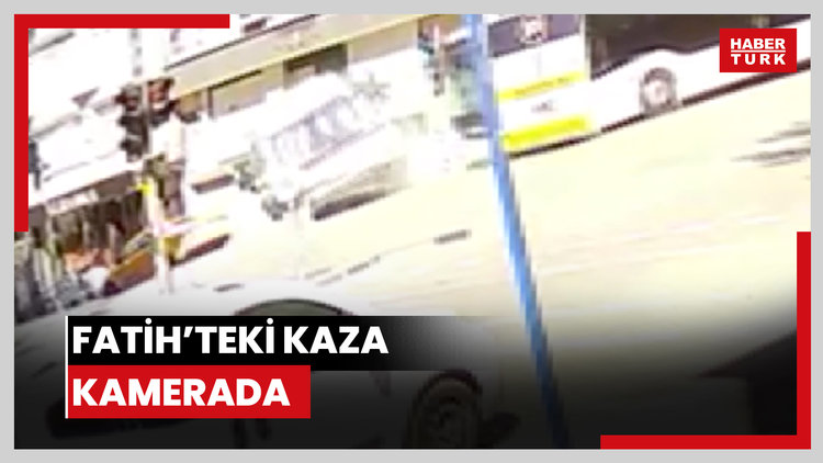 Fatih'te İETT otobüsü ile ambulansın çarpıştığı kaza kamerada