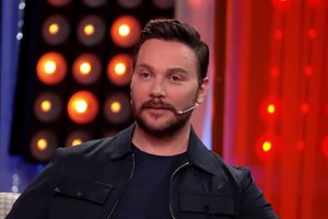 Sinan Akçıl "En Büyük Aşkım" şarkısını kime yazdığını açıklıyor!