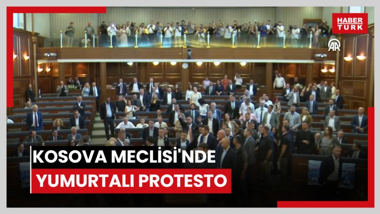 Kosova Meclisi'nde yumurtalı protesto