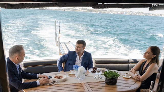 Lider, Kıvılcım'dan özür diliyor!
