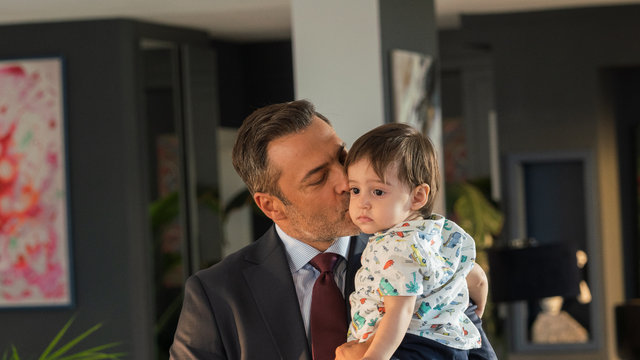 Ömer ve Kıvılcım'ın mesafeli sohbeti...
