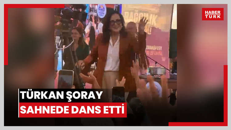 Türkan Şoray sahnede dans etti