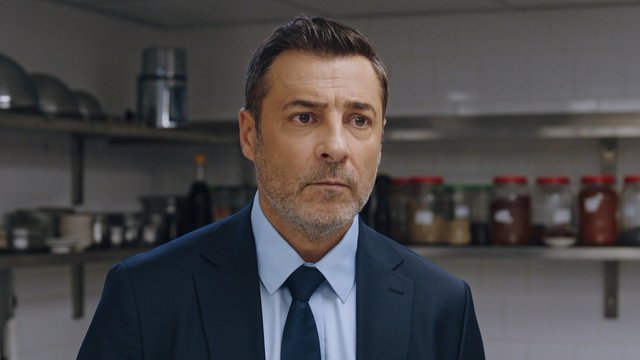 Ömer sinirlerine hakim olamıyor!