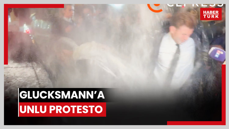 Fransız sosyal demokrat cumhurbaşkanı adayı Glucksmann'a unlu protesto