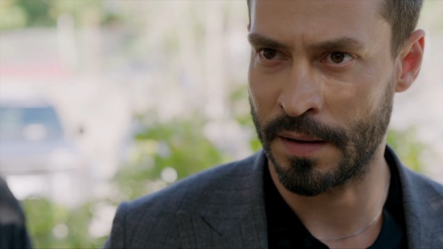 Kadir sinirlerine hakim olamıyor!