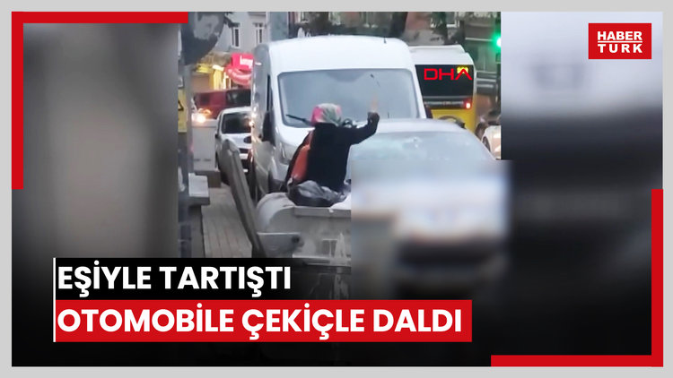 O anlar kamerada... Eşiyle tartıştı otomobile çekiçle daldı