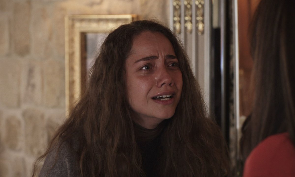 Leyla çileden çıkıyor!